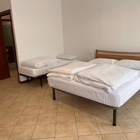 Sebino 11 Apartman Peschiera del Garda Kültér fotó
